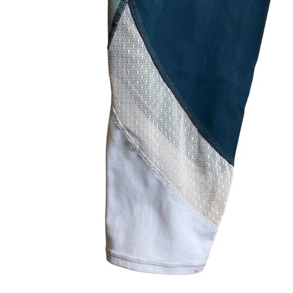 Athleta Colorblock Salutation 7/8 leggings in deep turquoise - Women's Large - Picture 4 of 9